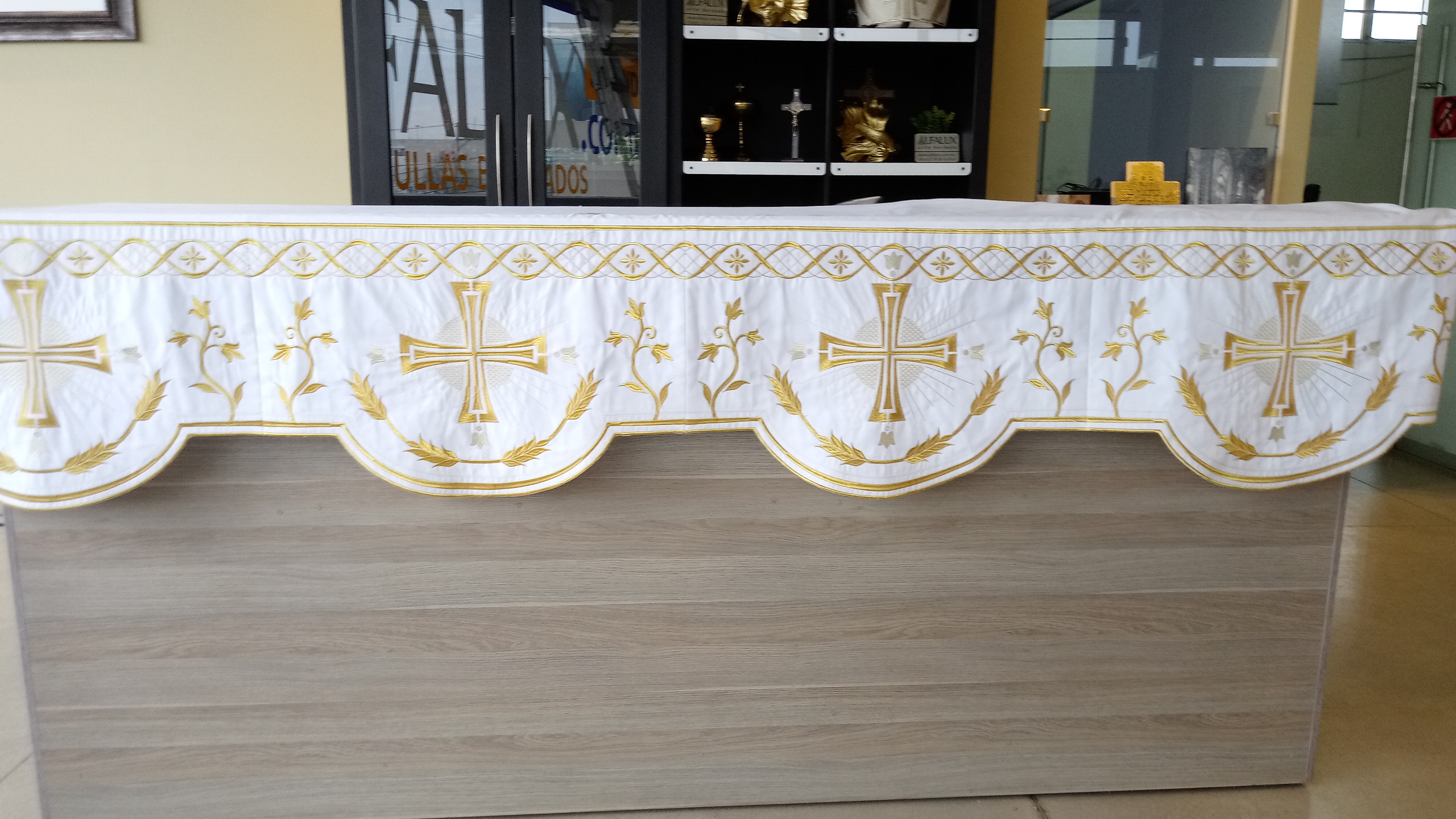 101 JARDIN RADIANTE Mantel GIGANTE blanco 73